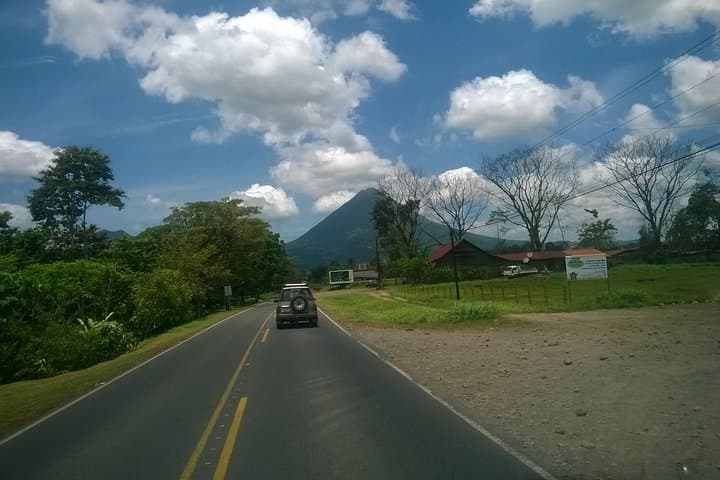 Private Transfer Arenal / La Fortuna town to San Jose Airport (SJO)