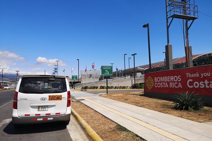 Private Transfer from Puerto Viejo to San José or Airport (SJO)