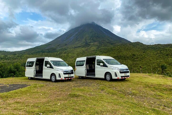 Private One-Way Transfer from/to La Fortuna to Papagayo Peninsula