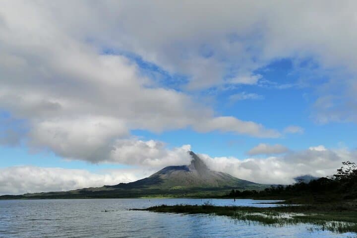 Arenal Volcano Hike and Hot Springs Tour from San Jose