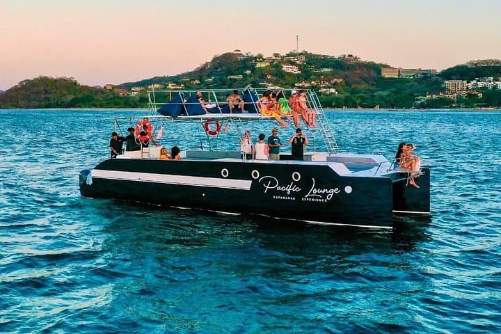 PUBLIC Morning Family&Nature Catamaran Tour Tamarindo - Kids fun