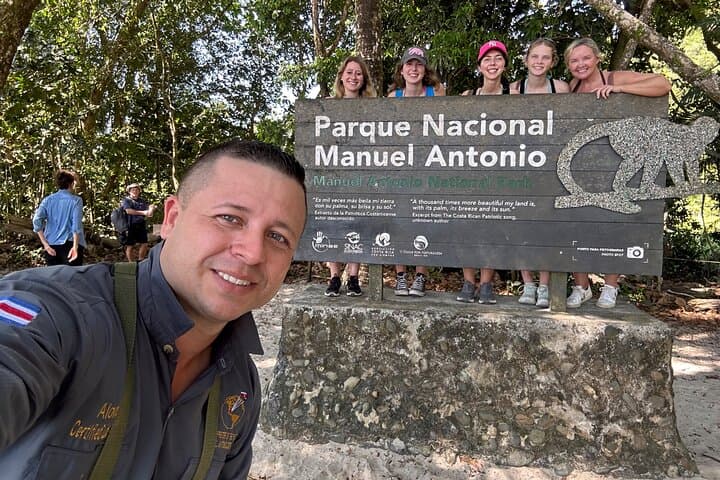Guided Tour in Manuel Antonio National Park!