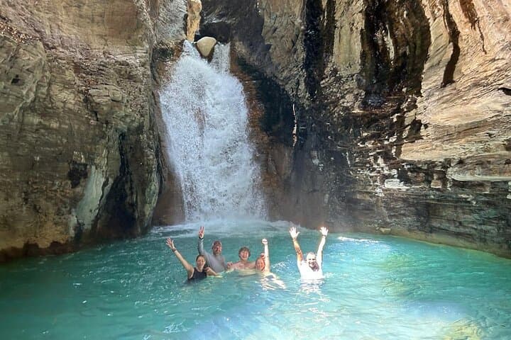 Liberia: Private La Leona Waterfall Tour with River Hike