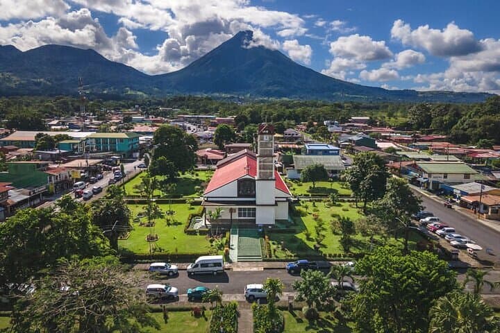 Private Transfer from La Fortuna to Liberia Intl Airport LIR area