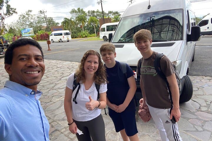 Private Transfer: San José Airport (SJO) ↔ La Fortuna
