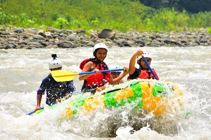 Savegre Whitewater Rafting Small-Group Tour from Jaco with Lunch
