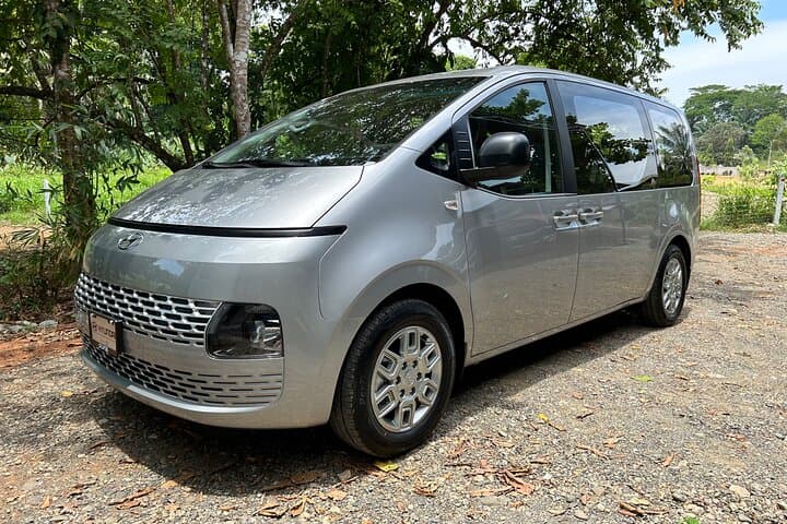 Transfer from Manuel Antonio to SJO Airport and surroundings