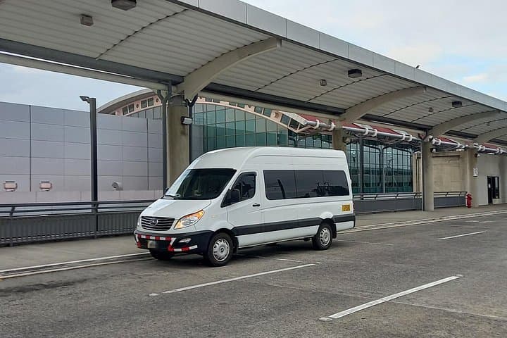 Costa Rica SJO Airport to San José Hotels nearby Private Shuttle