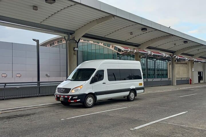 Costa Rica SJO Airport to San José Hotels nearby Private Shuttle