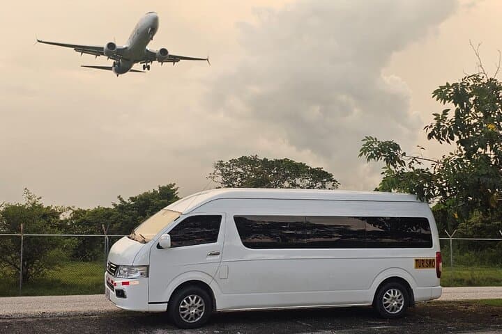 Private Transfer from Liberia Airport to La Palapa in Tamarindo