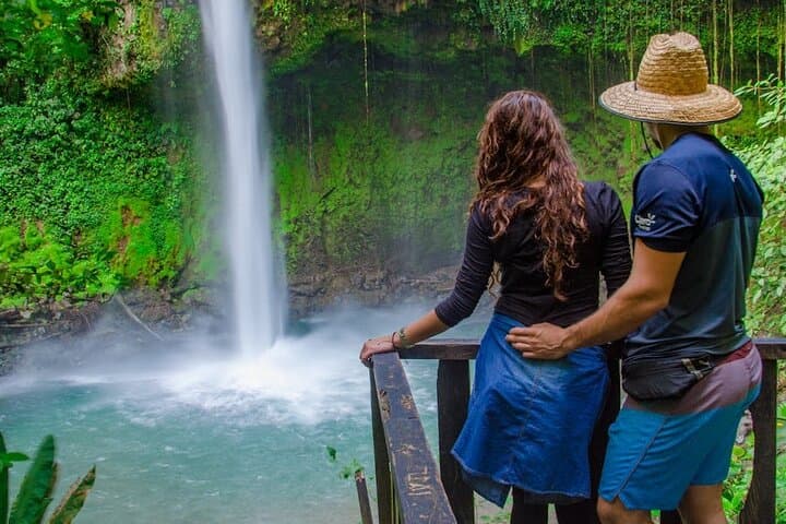 Mistico Hanging Bridges & La Fortuna Waterfall Tour with Lunch