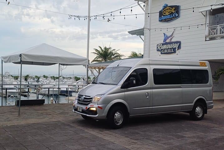 Private transportation of jaco,dreams to the airport 《》1 via