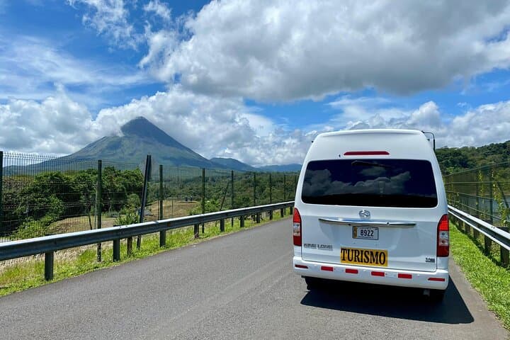 San Jose Airport (SJO) to La Fortuna & Arenal Private Transfer