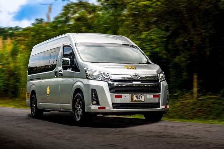 Private Transfer La Fortuna To Int. Airport Liberia From 1 to 6 passengers
