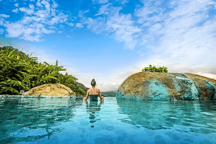 Irazú Volcano & Mineral Hot Springs Escorted Tour from San Jose