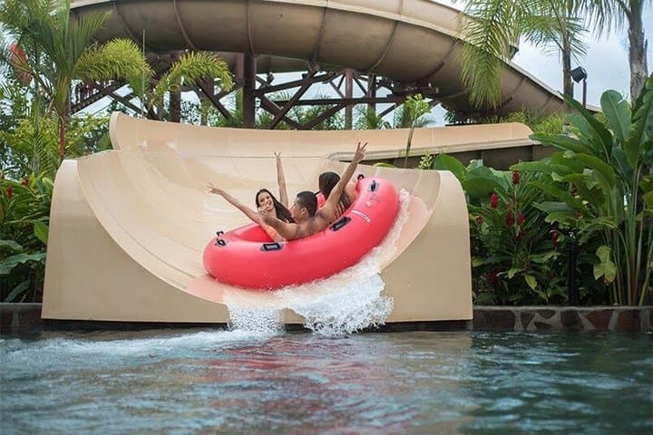 La Fortuna Kalambu Hot Springs and Water Park Ticket with Lunch