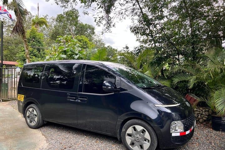 Private Transfer La Fortuna to (SJO)Airport – 1–6 Passengers