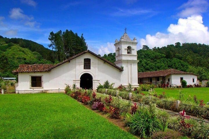Ujarras Orosí and Basilica Ruins Tour from San Jose
