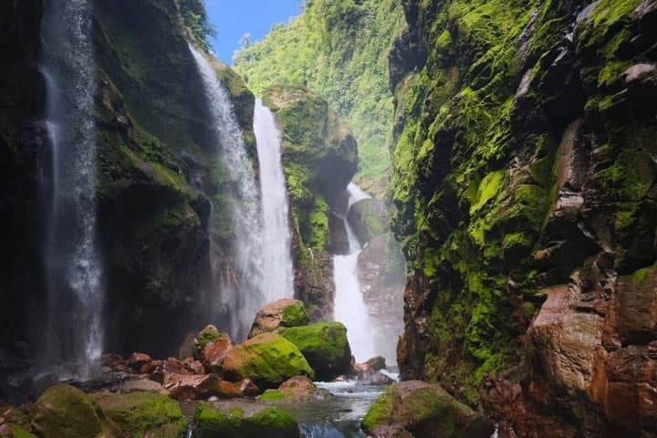 Jurassic Canyon Guided Walk in Bajos del Toro