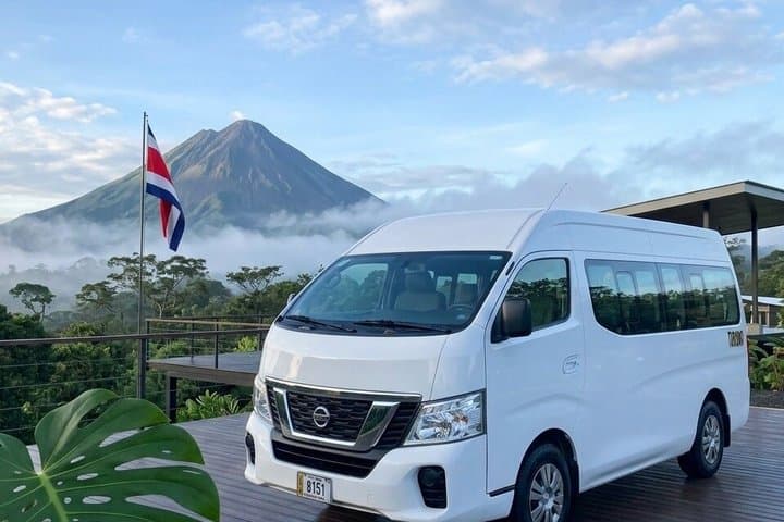 San Jose Airport (SJO) to La Fortuna Arenal Private VIP Transfer